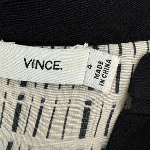 Vince Silk Print Top V Neck Elbow Sleeve Office Career Quiet Luxury 4 *Read - Picture 11 of 12